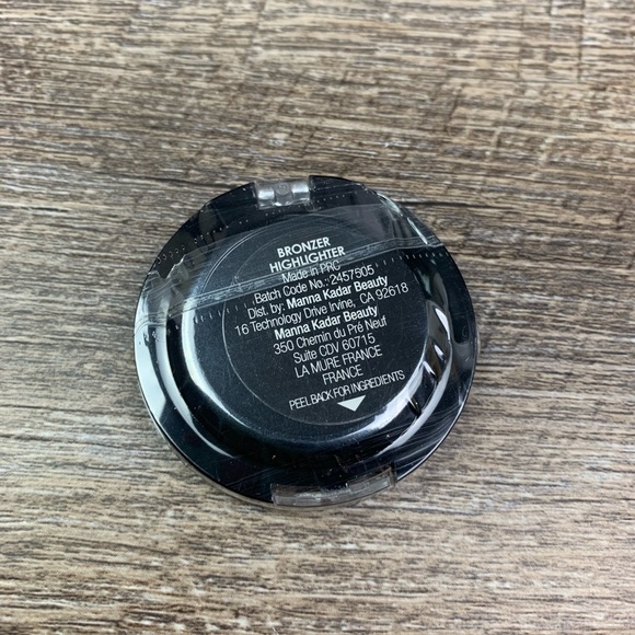 Manna Kadar Bronzer Highlighter Duo Sample - Picture 3 of 3